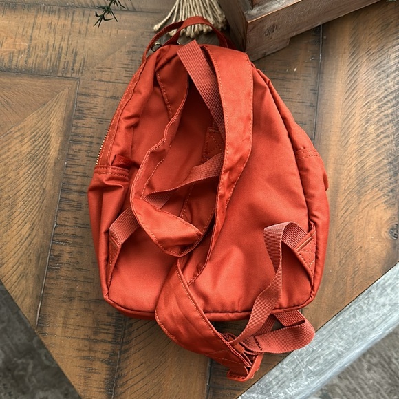 HERSCHEL MINI BACKPACK -NWOT - Picture 4 of 5